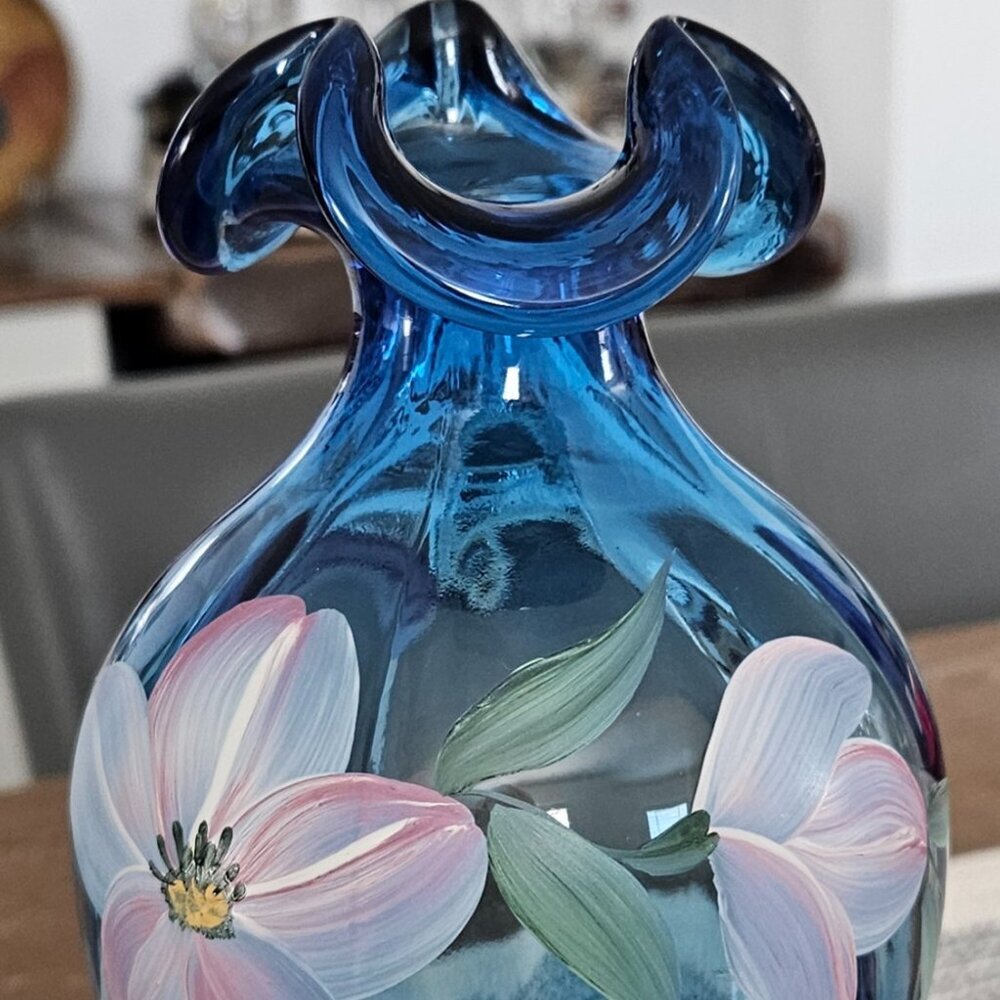 Vintage Fenton Twilight Blue Glass Vase Hand Painted Floral Signed - Picture 2 of 10